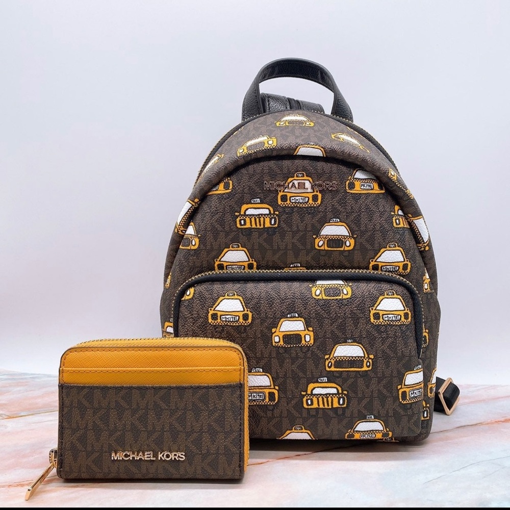 Michael Kors limited Backpack with wallet!